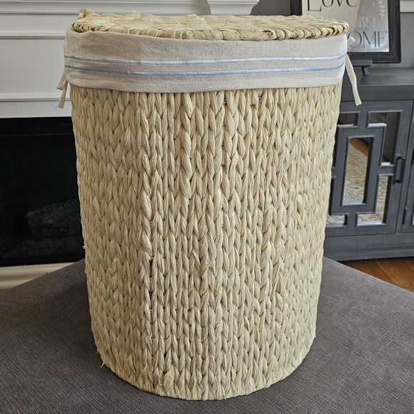 HOTEL ΜΑΥΖΟΝ BY RGI HOME Half Moon Wicker Laundry Hamper Basket with Lid Handles - Picture 1 of 16